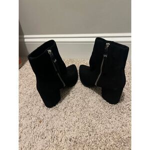 NEW Michael Kors Black Suede Pointed Toe Ankle Bootie Boots 7M